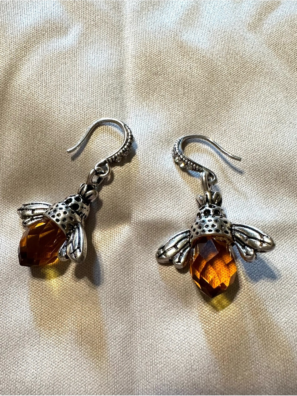 Attention Bee 🐝 Lovers! Silver Bee Dangle Earrings with Amber Drops